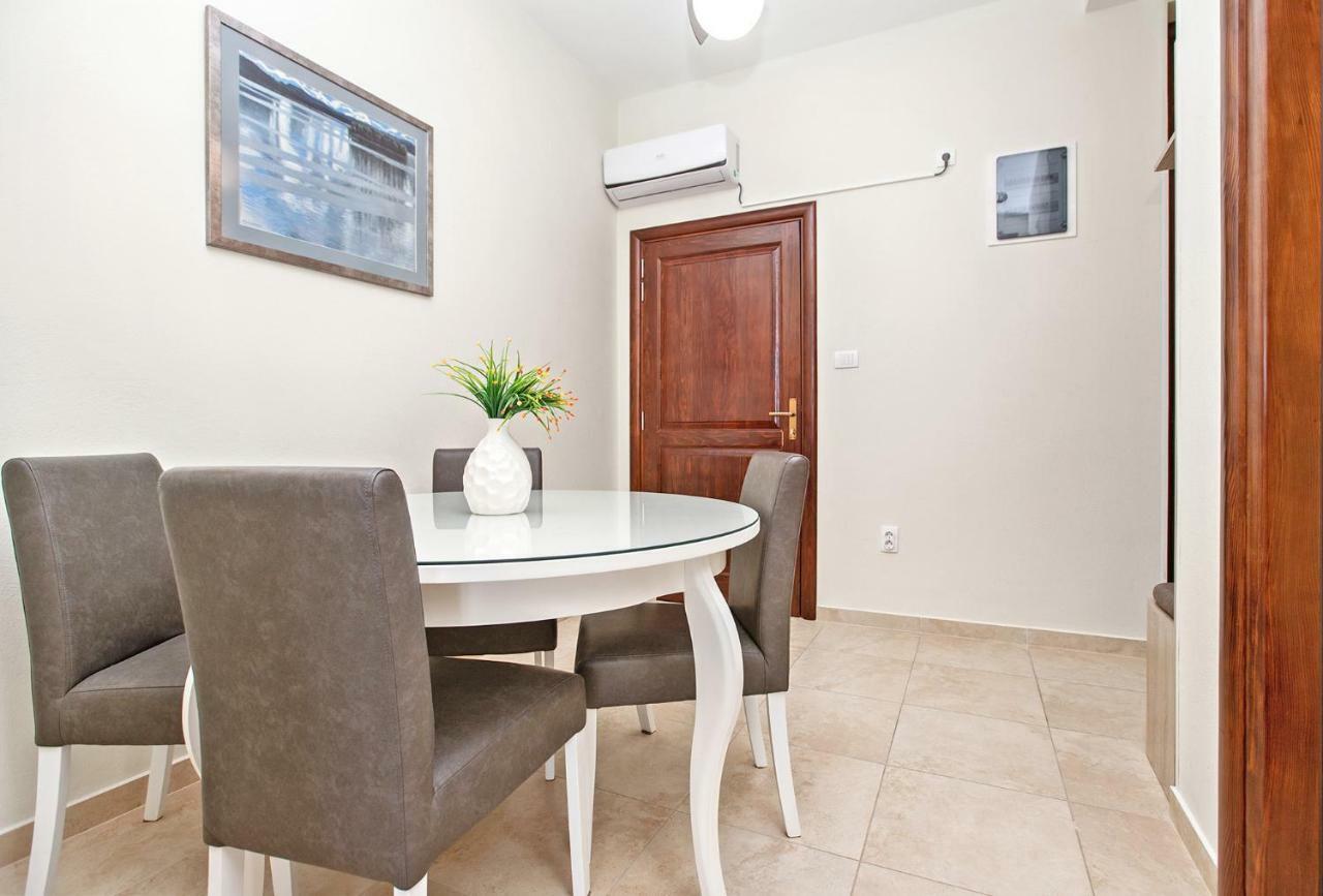 Apartments Isja Tivat Exterior foto